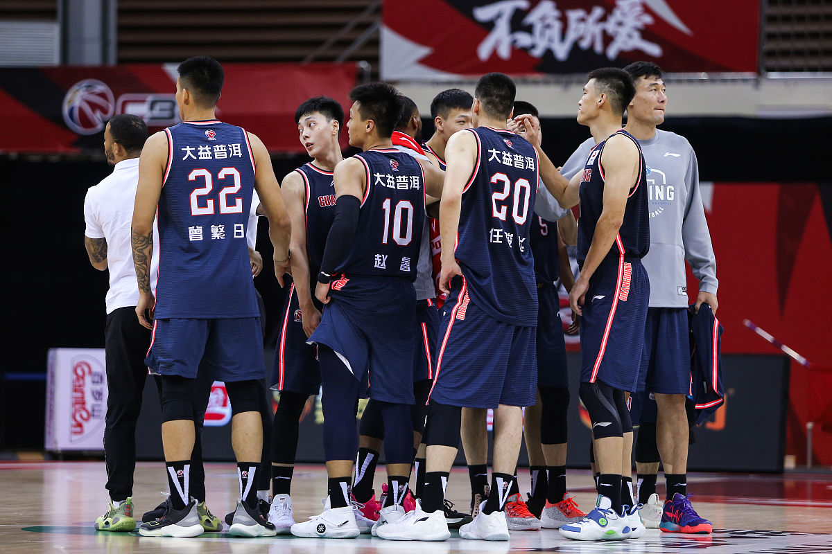 关于势均力敌：篮球赛场上球队实力对比激烈的信息